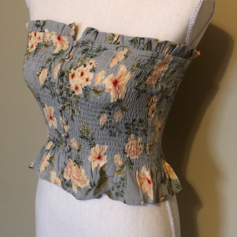 American Eagle 🦅 Floral Sleeveless Top